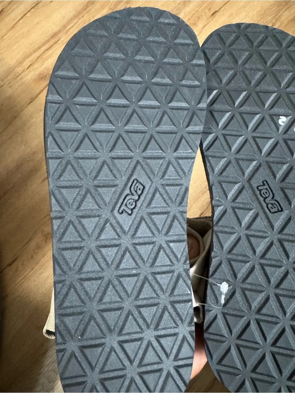 NEW Teva  Size 9 Flatform Universal Sandal